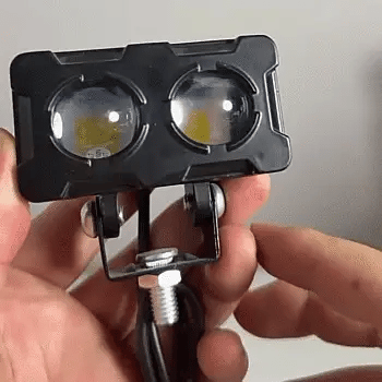 Potente farol LED para moto